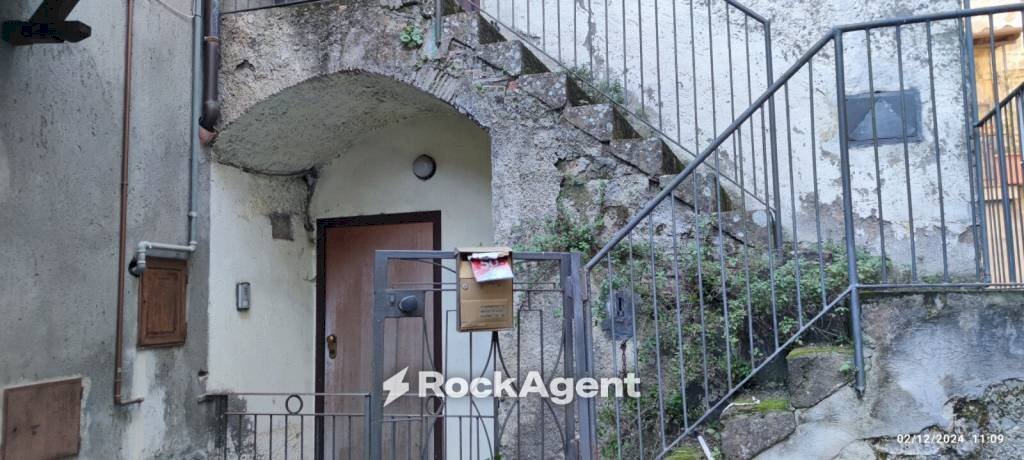 Facciata - Bilocale via dei Granari, Vallerano - foto 2