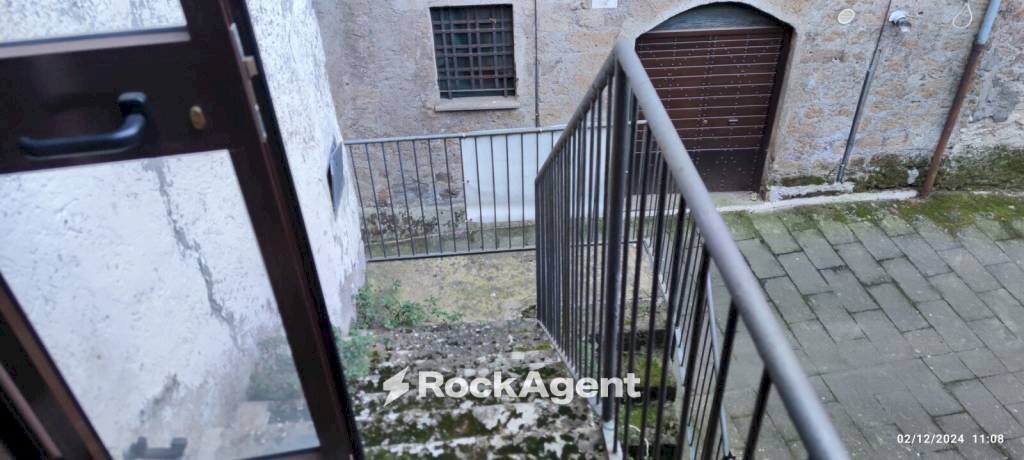 Cortile interno - Bilocale via dei Granari, Vallerano - foto 3