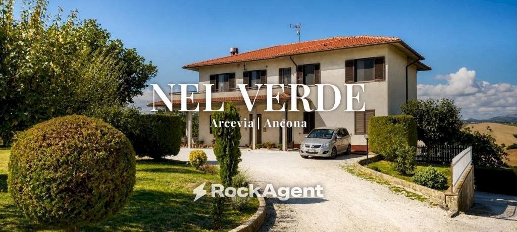 Giardino - Villa Frazione Sant'Apollinare, 118, Arcevia - foto 1