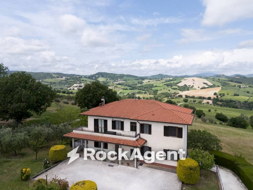 Vista - Villa Frazione Sant'Apollinare, 118, Arcevia - foto 3