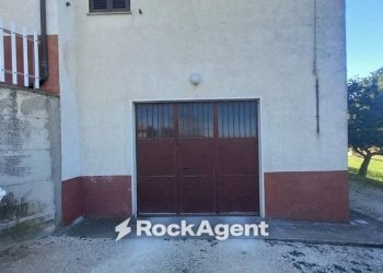 Box auto - Villa Frazione Sant'Apollinare, 118, Arcevia - foto 4