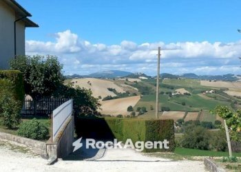 Vista - Villa Frazione Sant'Apollinare, 118, Arcevia - foto 5
