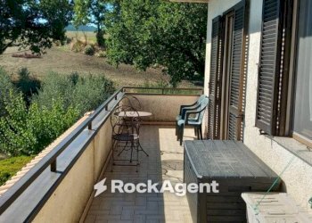 Terrazzo - Villa Frazione Sant'Apollinare, 118, Arcevia - foto 16
