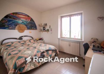 Camera da letto - Villa Frazione Sant'Apollinare, 118, Arcevia - foto 23