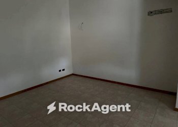 Camera da letto - Bilocale via del Villino, Alanno - foto 17