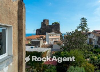 Vista - Casa indipendente via Vicario Nicolosi, 14, Aci Castello - foto 4