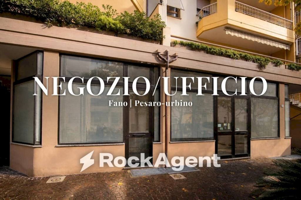 Facciata - Negozio corso Vittorio Gui, 11, Fano - foto 1