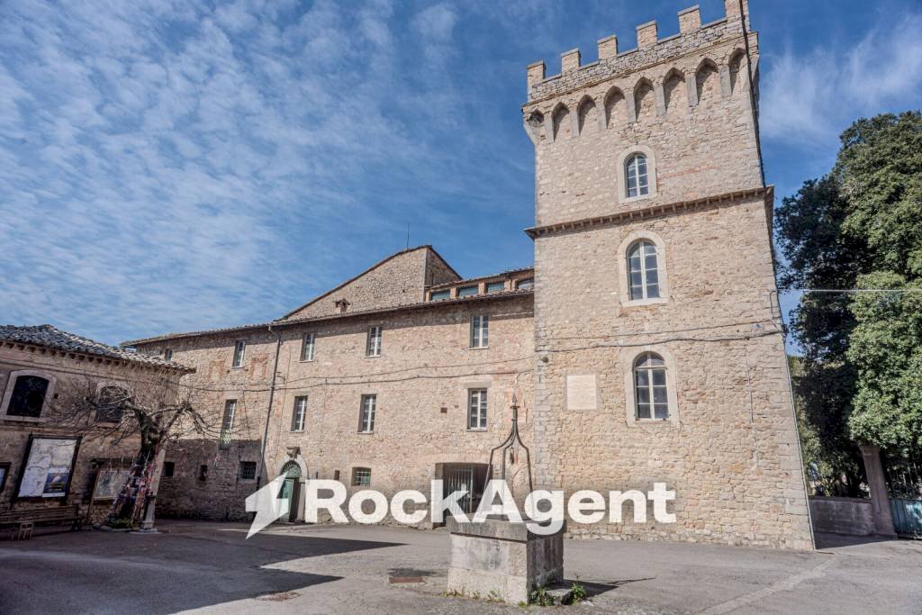 Facciata - Stabile - Palazzo Località Morruzze, 14, Baschi - foto 3