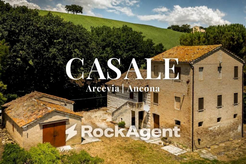 Vista - Rustico Frazione Magnadorsa, 122, Arcevia - foto 1