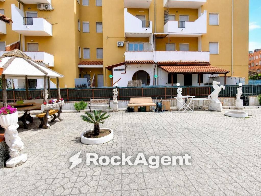 Cortile interno - Villa via Campo Volo, 19, Scalea - foto 3