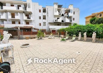 Cortile interno - Villa via Campo Volo, 19, Scalea - foto 4