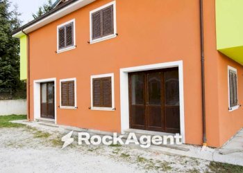 Facciata - Villa via San Dorotea, Scoppito - foto 3