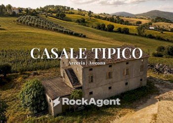 Facciata - Rustico Frazione Magnadorsa, Arcevia - foto 1