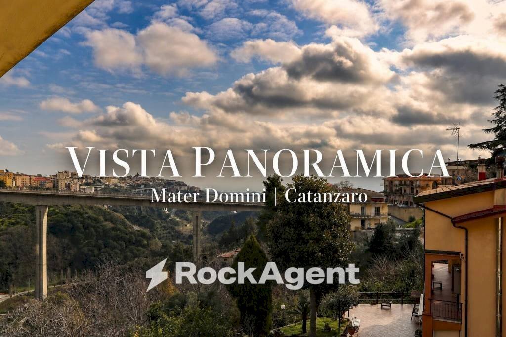 Vista - Appartamento via Gianvincenzo Gravina, 23, Catanzaro - foto 1