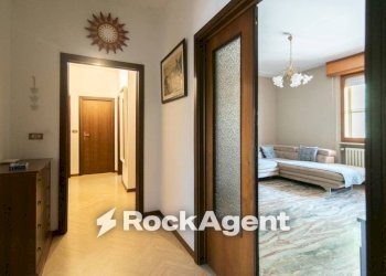 Corridoio - Quadrilocale viale Luigi Settembrini, 10, Rimini - foto 4