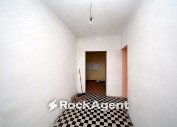 Stanza non arredata - Trilocale via Campodonico, 35, Genova (zona Bolzaneto) - foto 13
