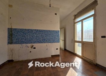 Salone - Appartamento via Cavour, 112, Salice Salentino - foto 17