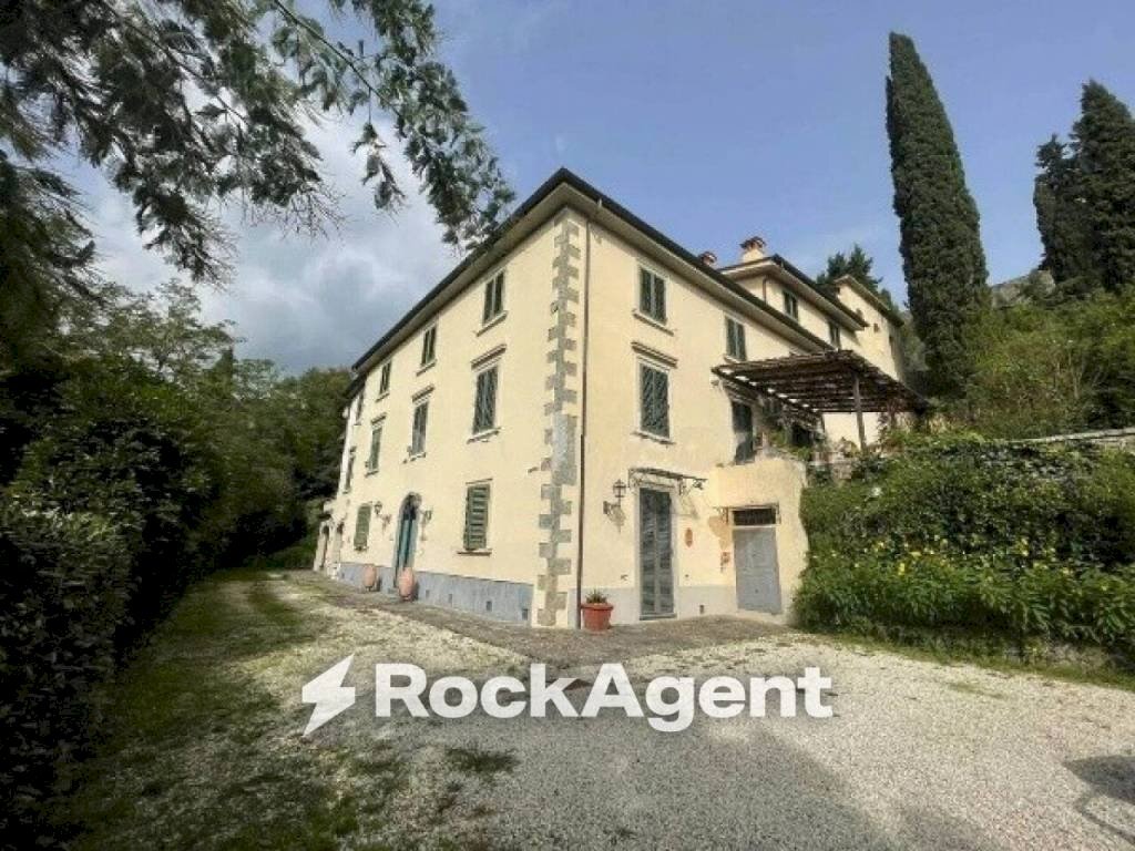 Facciata - Villa via Sismondi, Pescia - photo 2