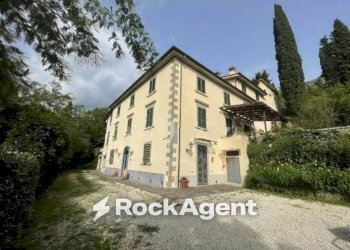 Facciata - Villa via Sismondi, Pescia - foto 2
