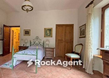 Camera da letto - Villa via Sismondi, Pescia - photo 12