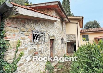 Facciata - Villa via Sismondi, Pescia - photo 26