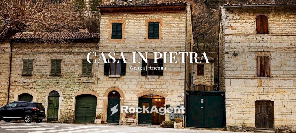 Facciata - Bilocale via Camponocecchio 15, Genga - foto 1