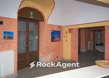 Interno non residenziale - Negozio via Guglielmo Marconi, 8, Pont-Canavese - foto 5