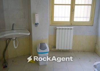 Interno non residenziale - Negozio via Guglielmo Marconi, 8, Pont-Canavese - foto 13