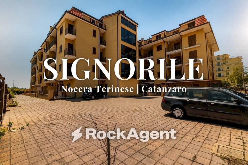Cortile interno - Bilocale via Cavour, Nocera Terinese - foto 1