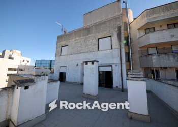 Terrazzo - Quadrilocale piazza Sandro Pertini, 12, Taranto - foto 21