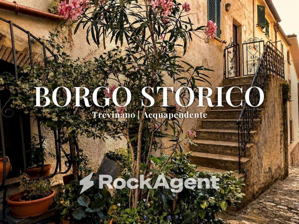 Cortile interno - Casa indipendente vicolo Santa Maria, 7, Acquapendente - foto 1
