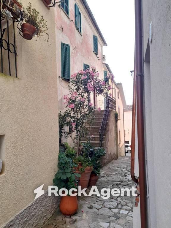 Cortile interno - Casa indipendente vicolo Santa Maria, 7, Acquapendente - foto 3