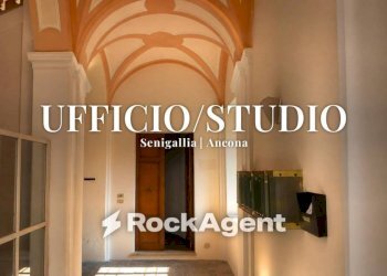 Interno palazzo - Ufficio piazza Garibaldi, 2, Senigallia - foto 1