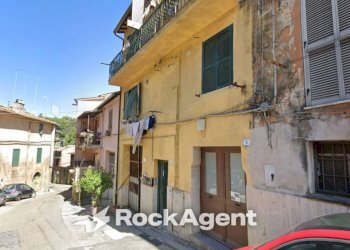 Facciata - Magazzino via delle Cartiere, 7, Ronciglione - foto 1