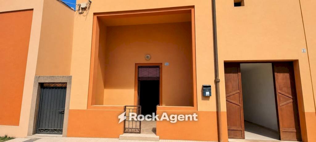 Facciata - Four-room apartment via F. Bandiera, Corte I, Casarano - photo 2