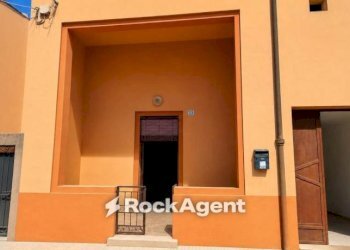 Facciata - Four-room apartment via F. Bandiera, Corte I, Casarano - photo 2