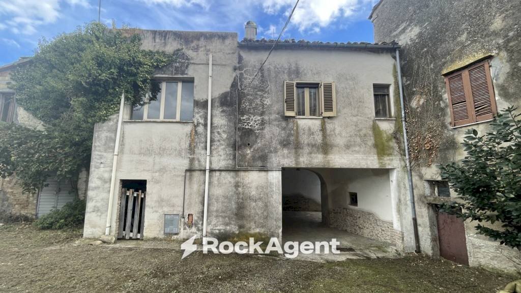 Facciata - Casa indipendente via Villa Tassoni, 10, Bellante - foto 1