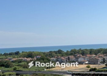 Vista - Bilocale via Levante, Città Sant'Angelo - foto 2