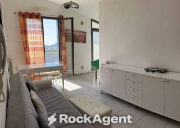 Salone - Two-room apartment via Levante, Città Sant'Angelo - photo 13