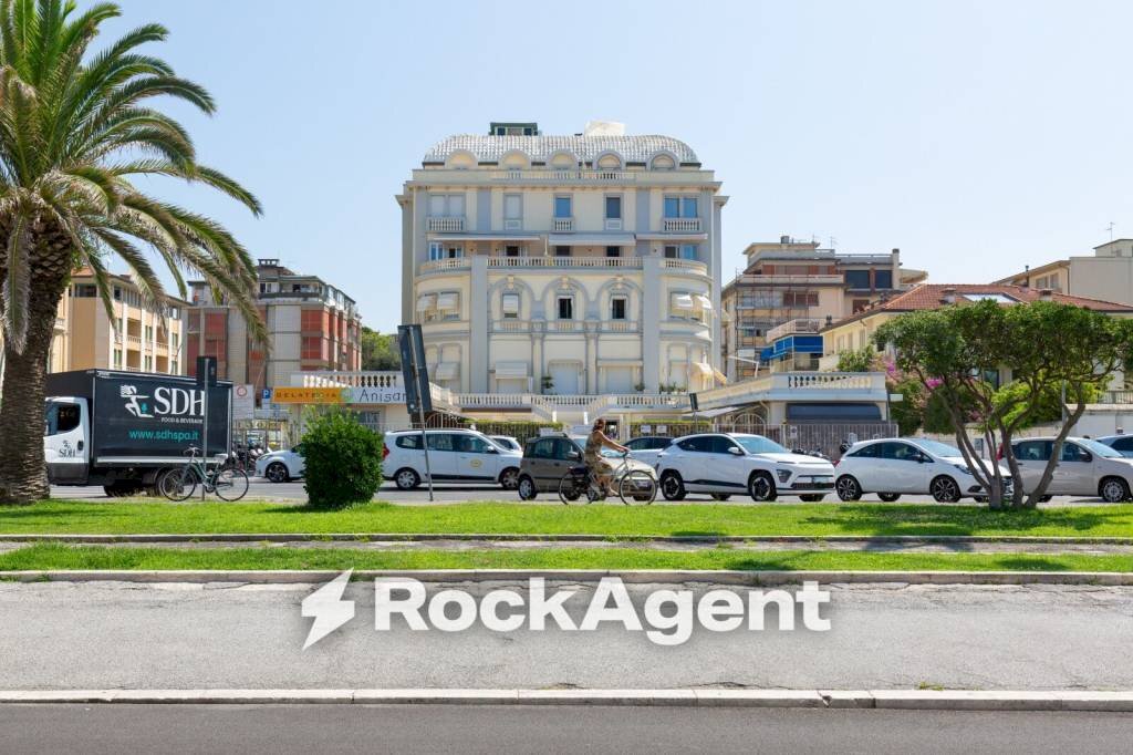 Zona - Bilocale viale Giosuè Carducci, 42/A, Viareggio - foto 3