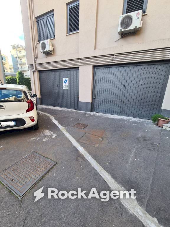Posto macchina - Box viale Raffaello Sanzio, 2, Catania - photo 1