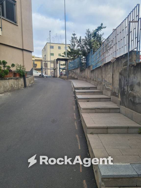 Zona - Box viale Raffaello Sanzio, 2, Catania - photo 3