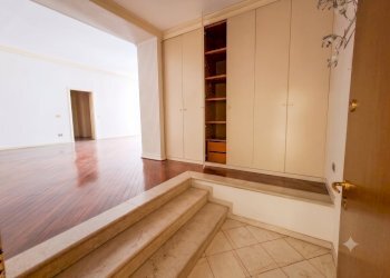INGRESSO - Four-room apartment Corso Martiri della Libertà, Brescia - photo 4
