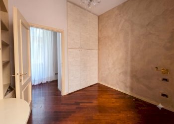 TERZA CAMERA - Four-room apartment Corso Martiri della Libertà, Brescia - photo 16