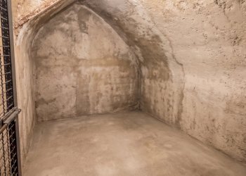 CANTINA - Four-room apartment Corso Martiri della Libertà, Brescia - photo 20