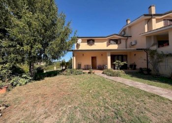 Gemini_Generated_Image_w5mk5cw5mk5cw5mk - Casa indipendente Fiano Romano - foto 1