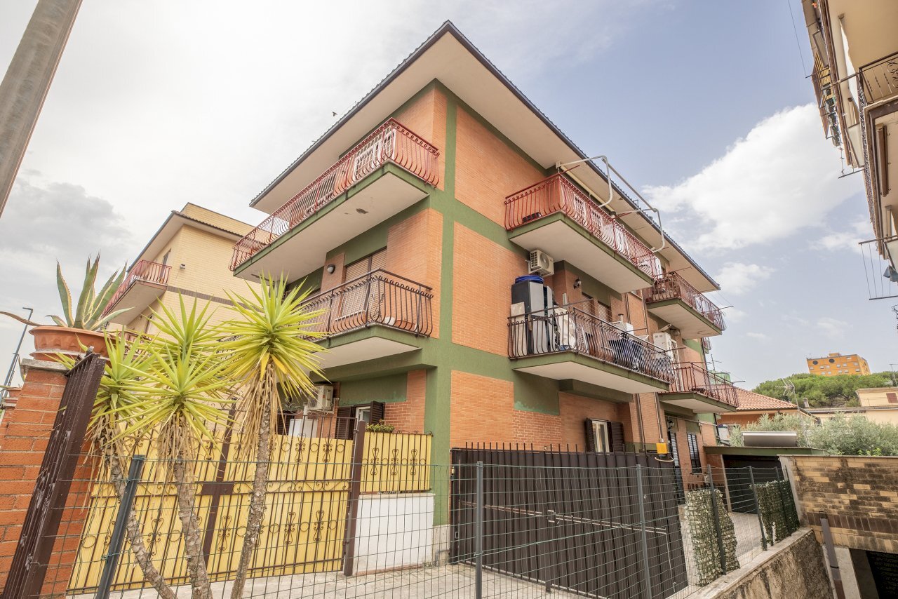 0F5A0047-HDR - Apartment Via San Biagio Platani, Roma (neighborhood Borghesiana) - photo 2