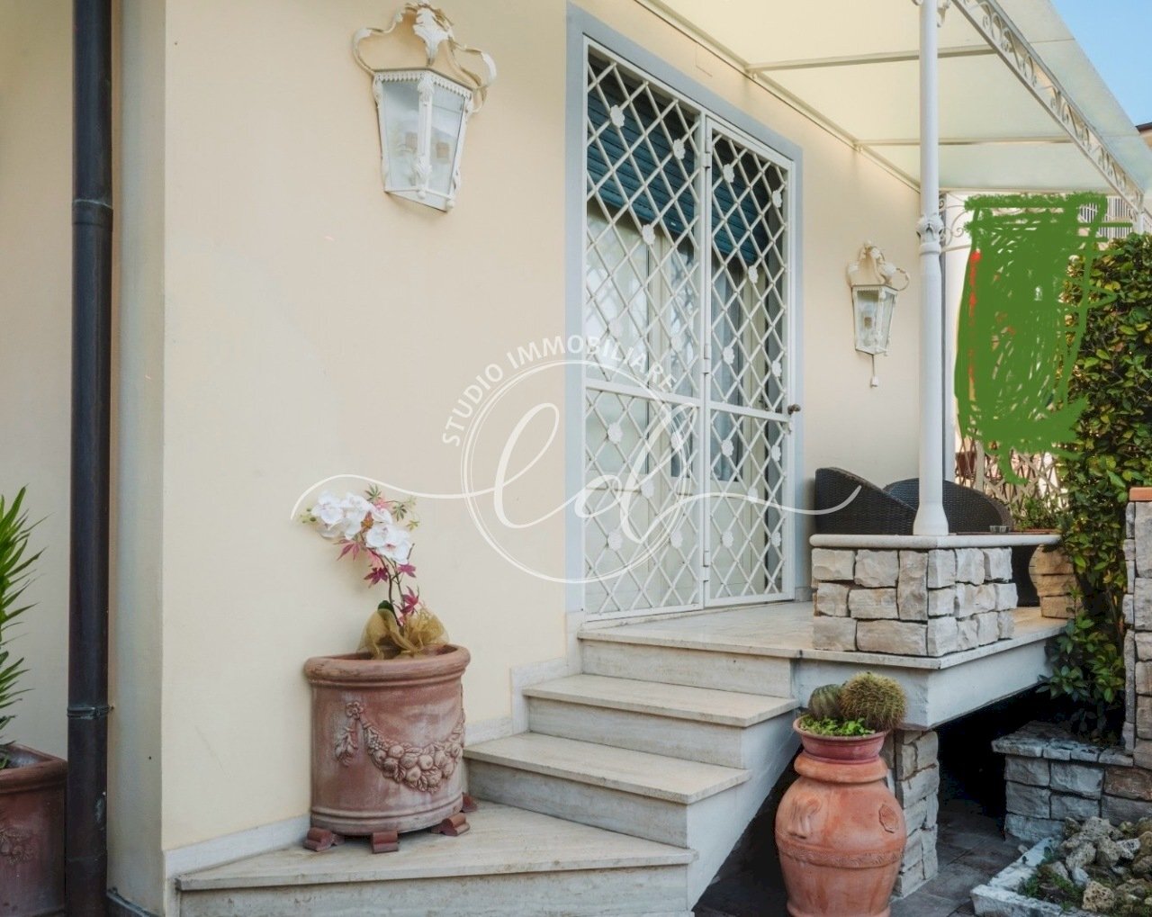 b0681629-43b2-44eb-b67c-0fc0a95bb3e4.jpg - Casa semi indipendente Camaiore - foto 1