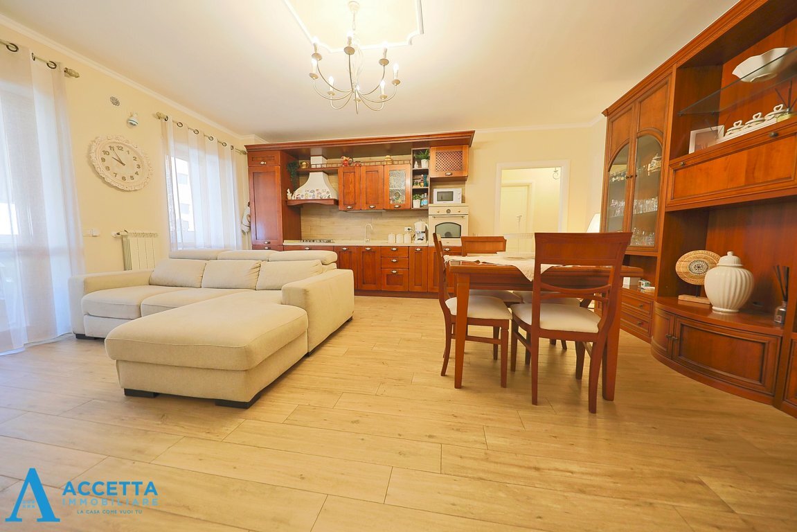 Living - Appartamento Via Sciabelle 8, Taranto - foto 1