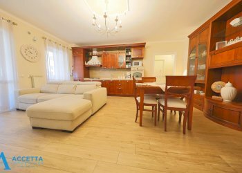 Living - Appartamento Via Sciabelle 8, Taranto - foto 1